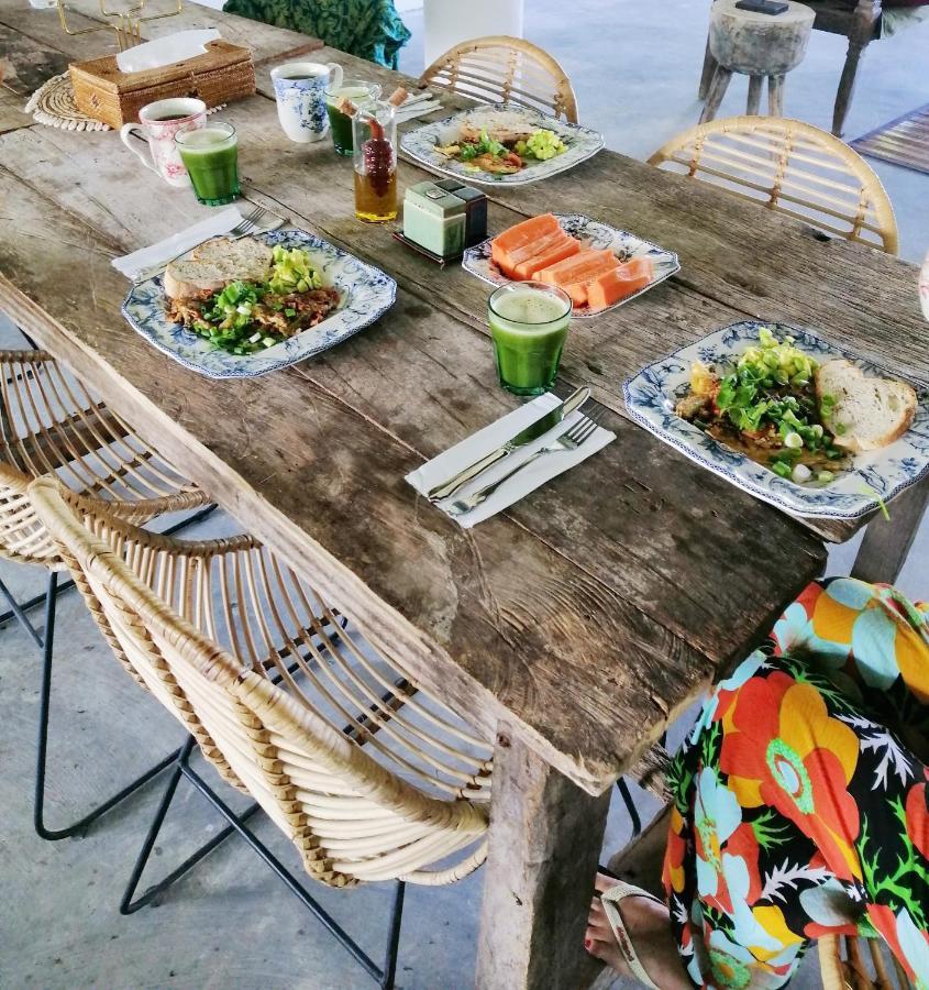 Lambo Homestay Waikabubak Εξωτερικό φωτογραφία