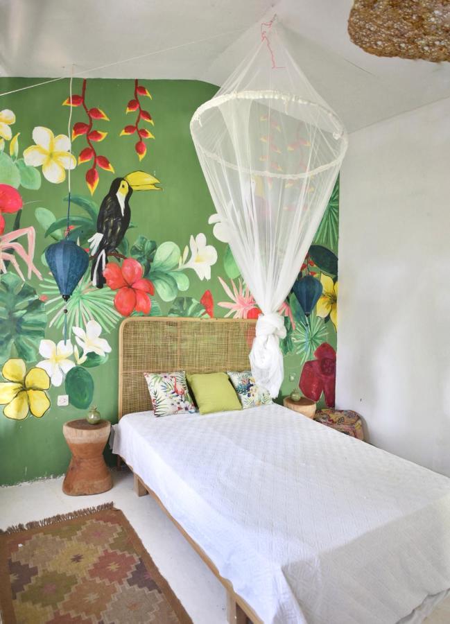Lambo Homestay Waikabubak Εξωτερικό φωτογραφία